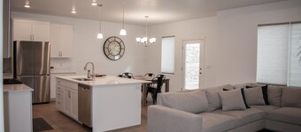 Little Valley Gateway Entire New Home