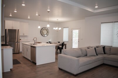 Little Valley Gateway Entire New Home