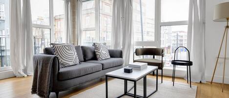 テレビ、ステレオ