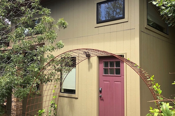 Exterior: Front door entrance