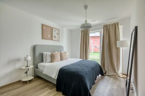 2 habitaciones, tabla de planchar con plancha, wifi y ropa de cama 