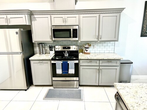 La Casita cozy 3 bedroom 2.5 bath with BBQ pit!