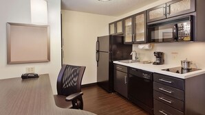 Coffee/tea maker, fridge, microwave, stovetop - Pet-friendly Lodging Near South Jersey Regional Airport! FREE Parking, Kitchen! (Mount Laurel Township)