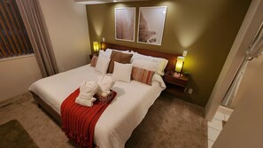 3 chambres, coffres-forts dans les chambres, fer et planche à repasser