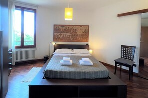 1 bedroom, iron/ironing board, internet, bed sheets
