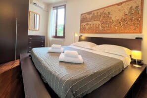 1 quarto, ferros/tábuas de passar roupa, acesso à internet