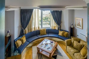 Téléviseur, foyer, chaîne audio
