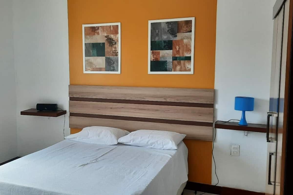 Classic Townhome | 2 bedrooms, premium bedding, individually decorated, free WiFi