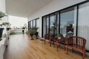 Deluxe Double Room, Garden View | Desk, free WiFi, bed sheets - Dana's House (Tabanan)