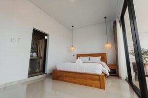 Escritorio, wifi gratis y ropa de cama