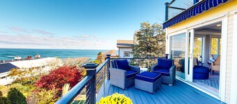 Stunning & luxurious ocean-view home with balcony & W/D