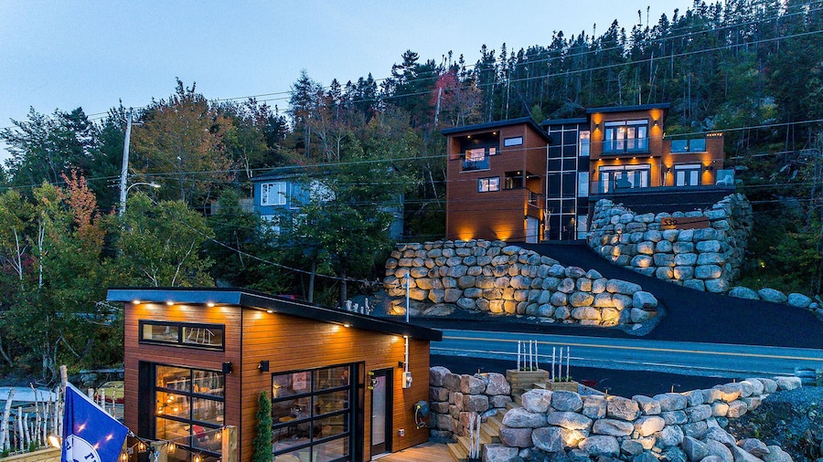 Lux Exec Home HFX Waterfront Pool Hot Tub