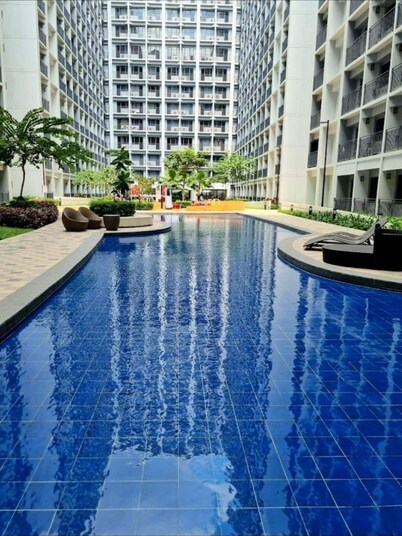 The SPLENDOR: Comfortable living by Awsom Phil