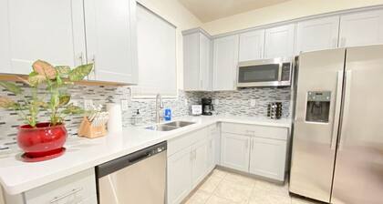 Duplex/Home / Kitchen / Great Views / 1 BR 1 BA