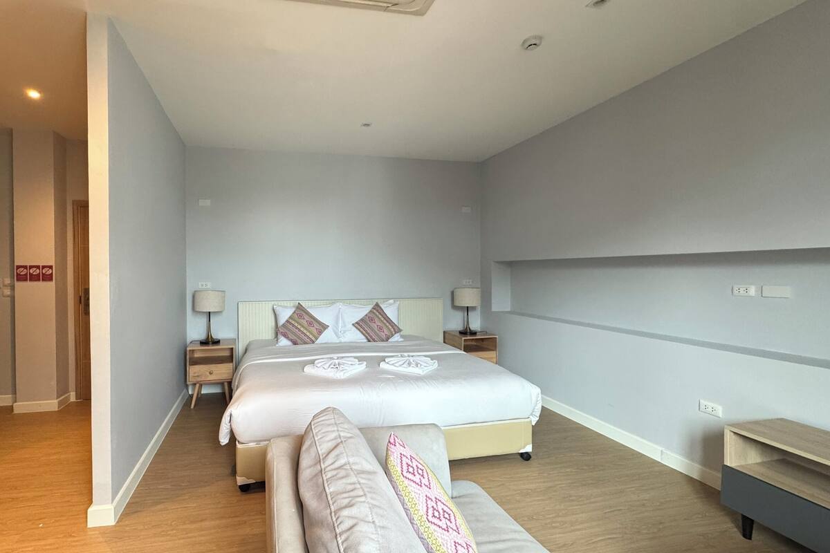 Peoney Room 6 Beds