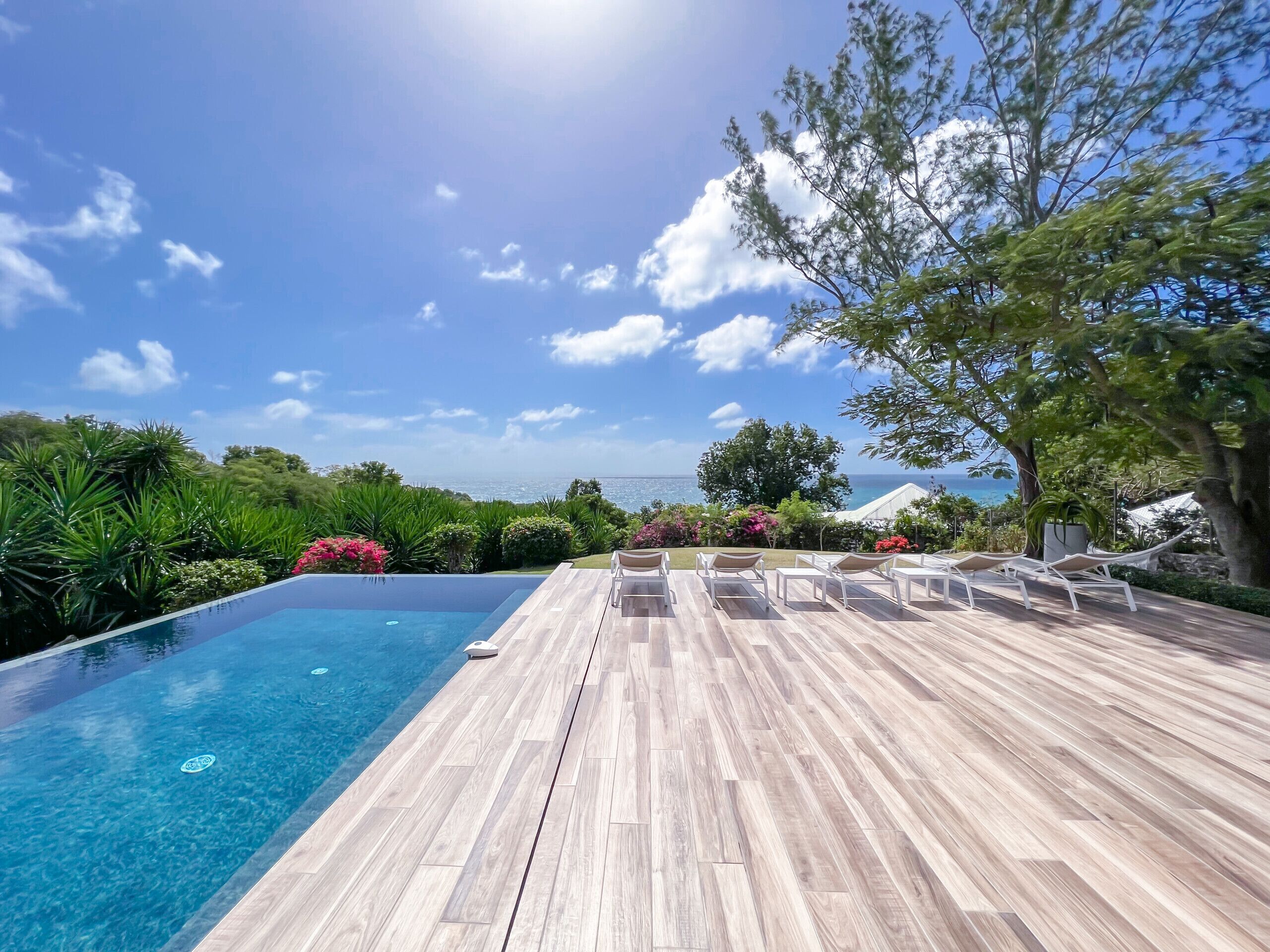 An infinity pool