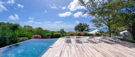 An infinity pool