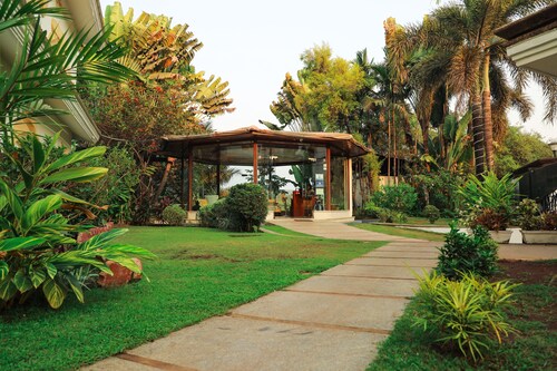 White Pearl Suites by Rosetum