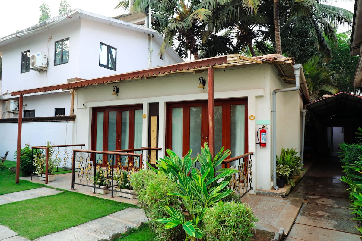 In-room safe, blackout curtains, iron/ironing board, free WiFi