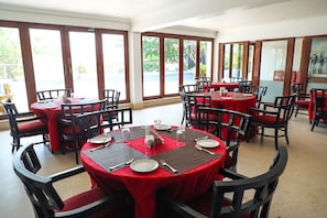 Restaurant - White Pearl Suites by Rosetum (Calangute)