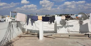 المنطقة المحيطة بالمنشأة