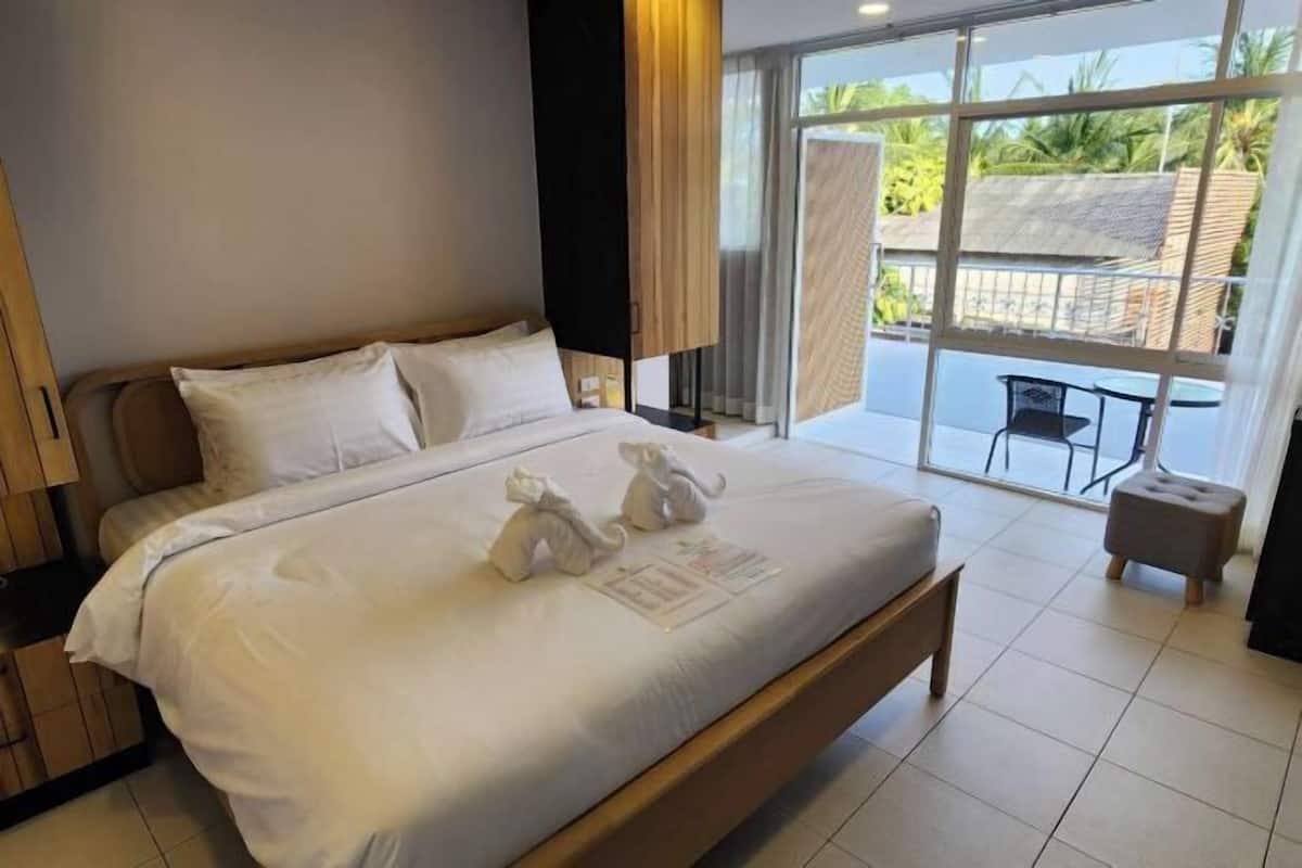 1 bedroom, individually furnished, free WiFi, bed sheets