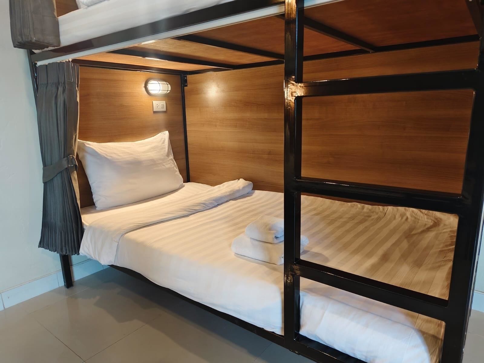 Dormitory Room | WiFi (free), individually furnished, bed sheets