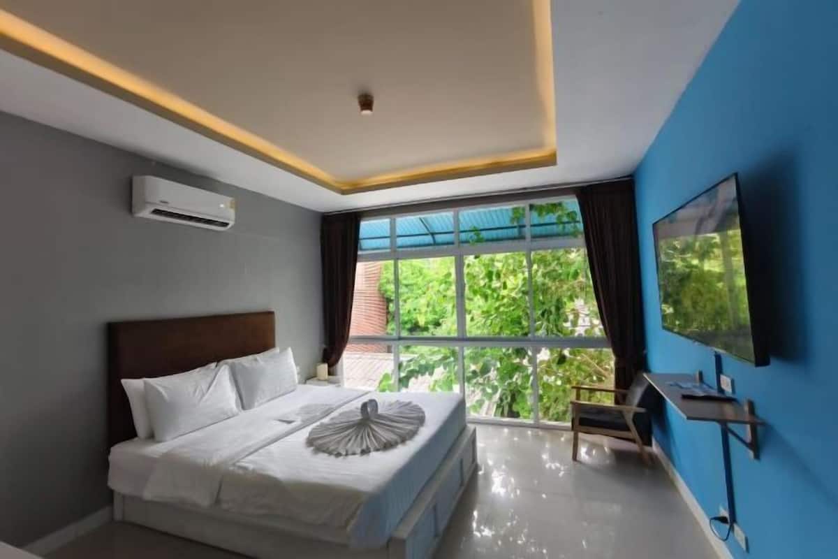 Individually furnished, free WiFi, bed sheets