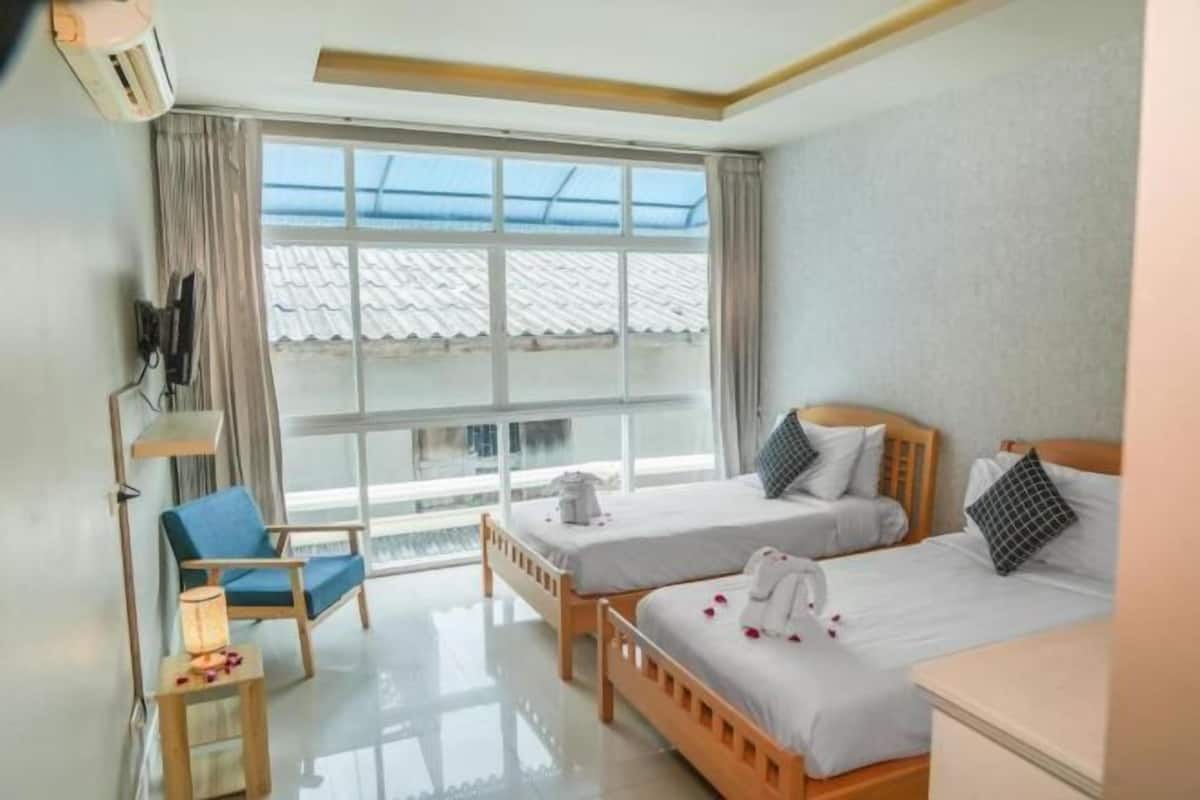 Individually furnished, free WiFi, bed sheets