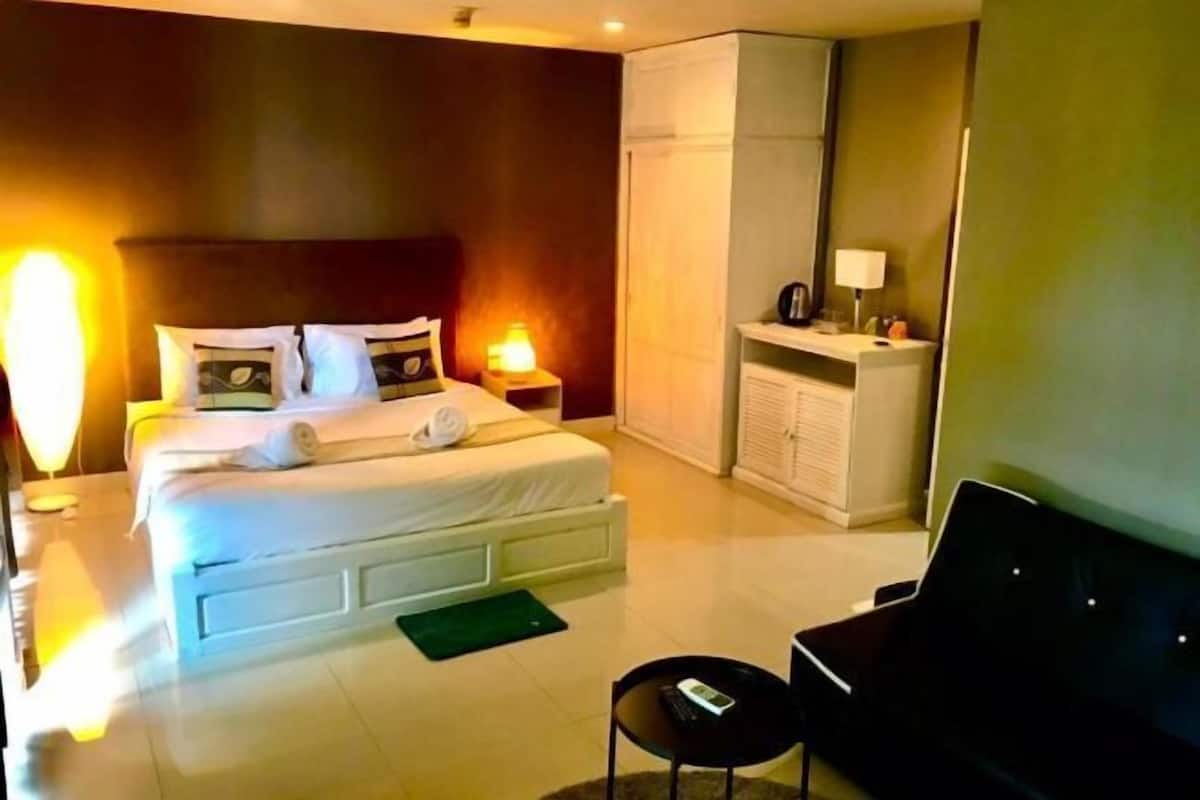 Individually furnished, free WiFi, bed sheets