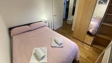 2 bedrooms, desk, iron/ironing board, travel crib