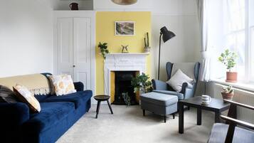 Apartment (2 Bedrooms) | Living room