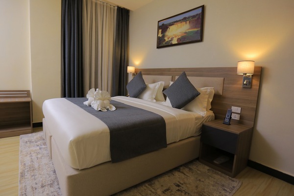 Deluxe studio | Een kluis op de kamer, individueel gemeubileerd, een bureau