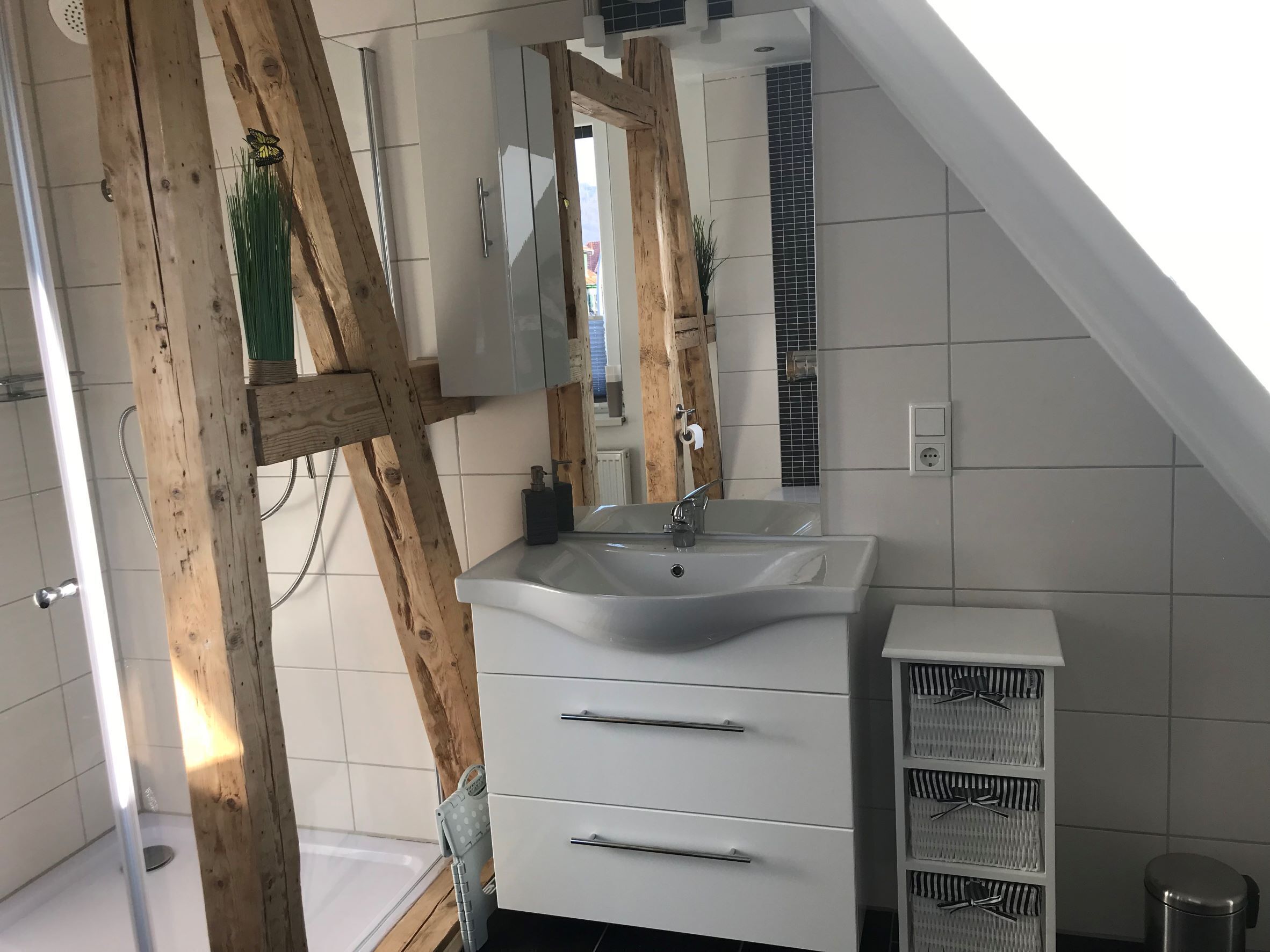 Badekar, hårtørrer, håndklæder, Sæbe