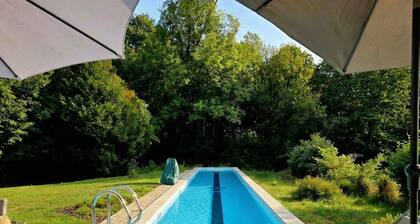 Nature villa with 25m swimming pool between forests and the Pyrenees