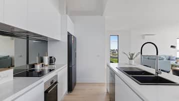 Fridge, microwave, stovetop, dishwasher