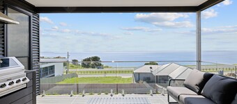The Bay View San Remo by Ready Set Stay