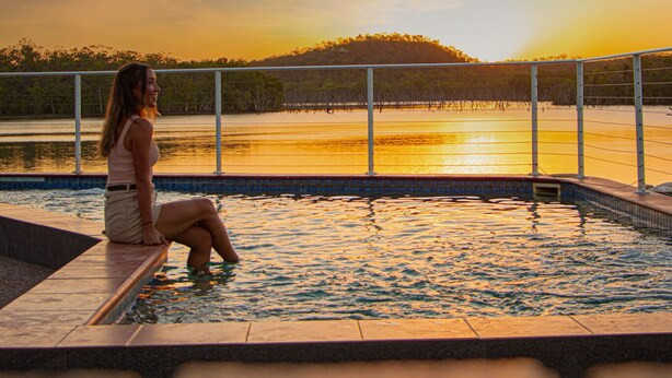 Outdoor pool - De Lago Resort (Lake Bennett)