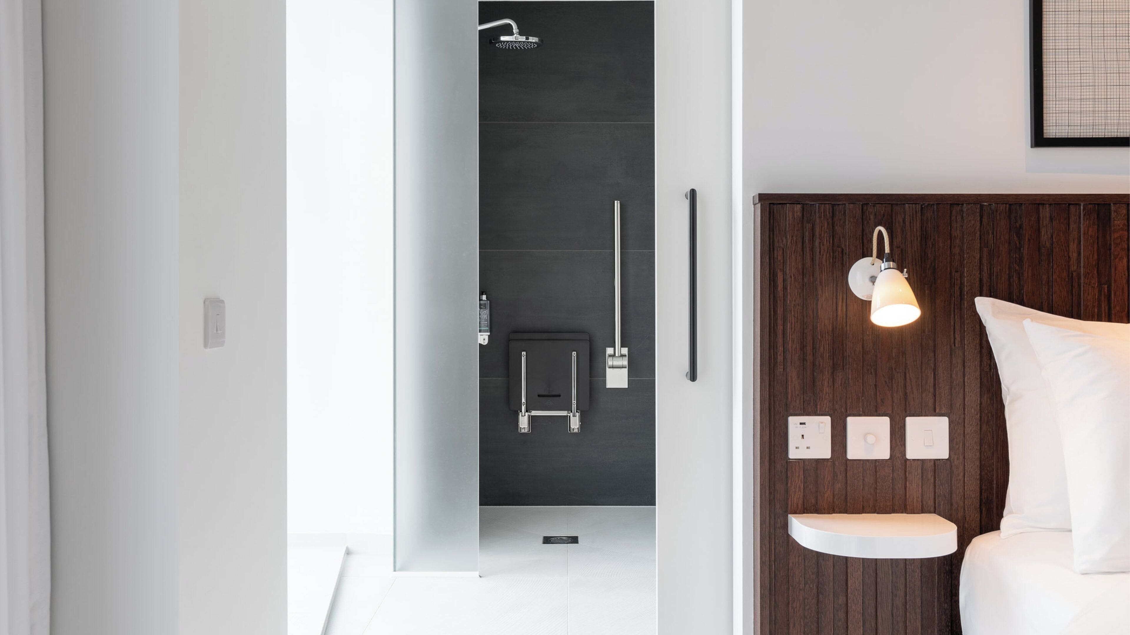 Room, Accessible (Lovely) | Hypo-allergenic bedding, in-room safe, desk, laptop workspace