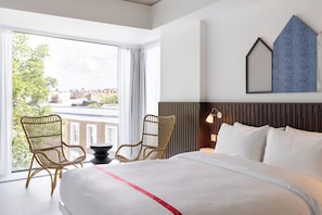 Hypo-allergenic bedding, in-room safe, desk, laptop workspace - Ruby Zoe Hotel London (London)
