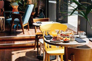 Restaurant - Ruby Zoe Hotel London by IHG (London)