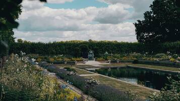 مكان جذب سياحي