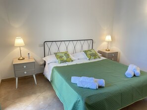 3 camere, ferro/asse da stiro, Wi-Fi gratuito, lenzuola