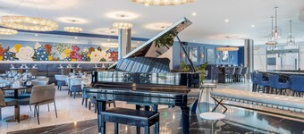 Cambria Hotel Waco Univ Riverfront