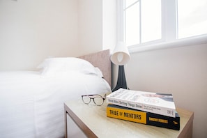 2 Schlafzimmer, Bügeleisen/Bügelbrett