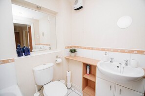 Separate bathtub and shower