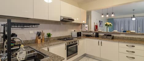 Fridge, microwave, oven, stovetop