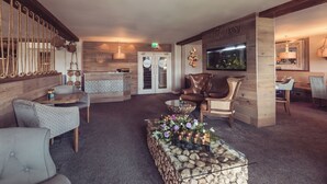 Unclassified image, 2 of 6, button - The Castle Inn (Lancaster)