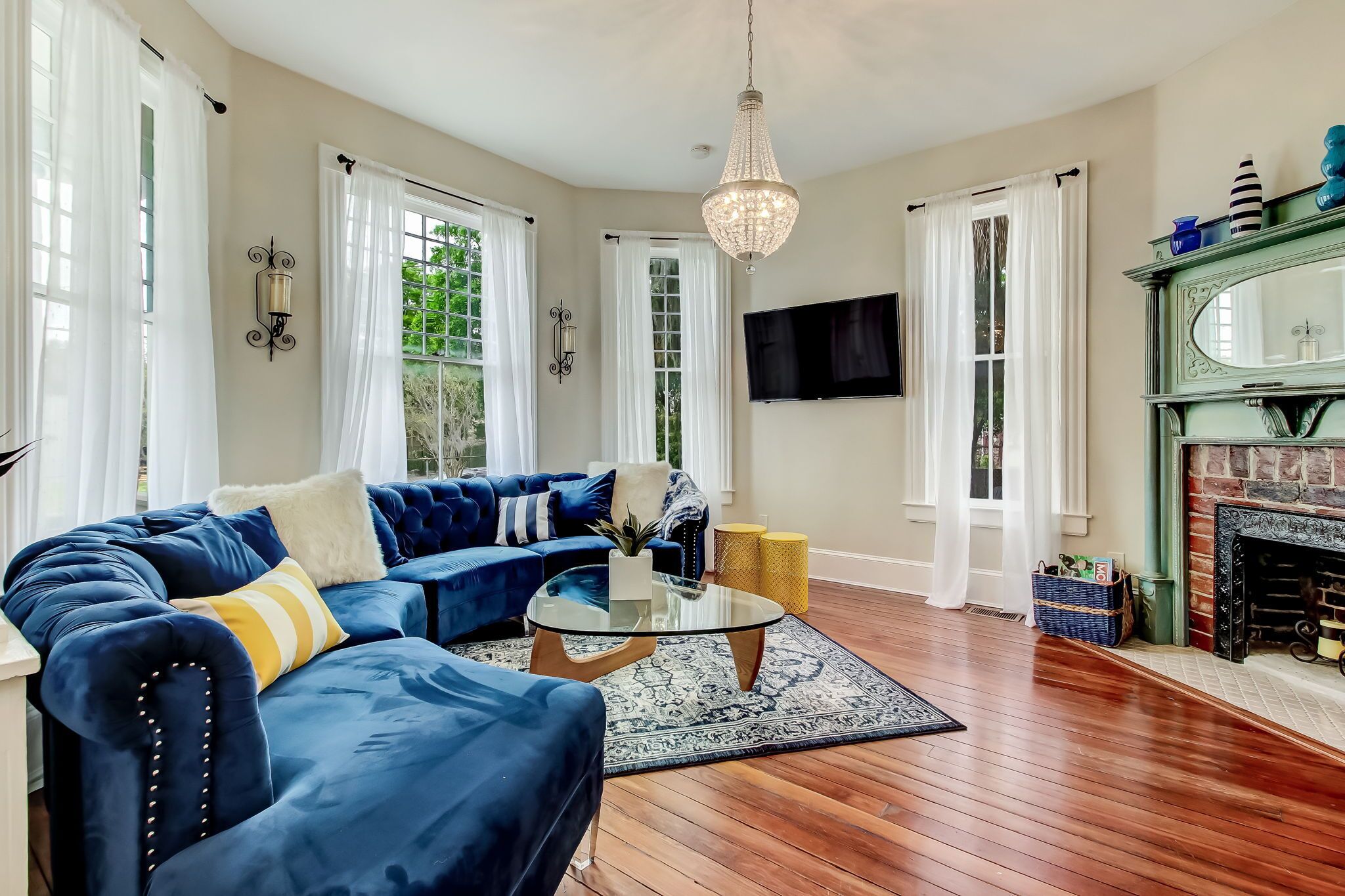 Quaint Entertaining home
