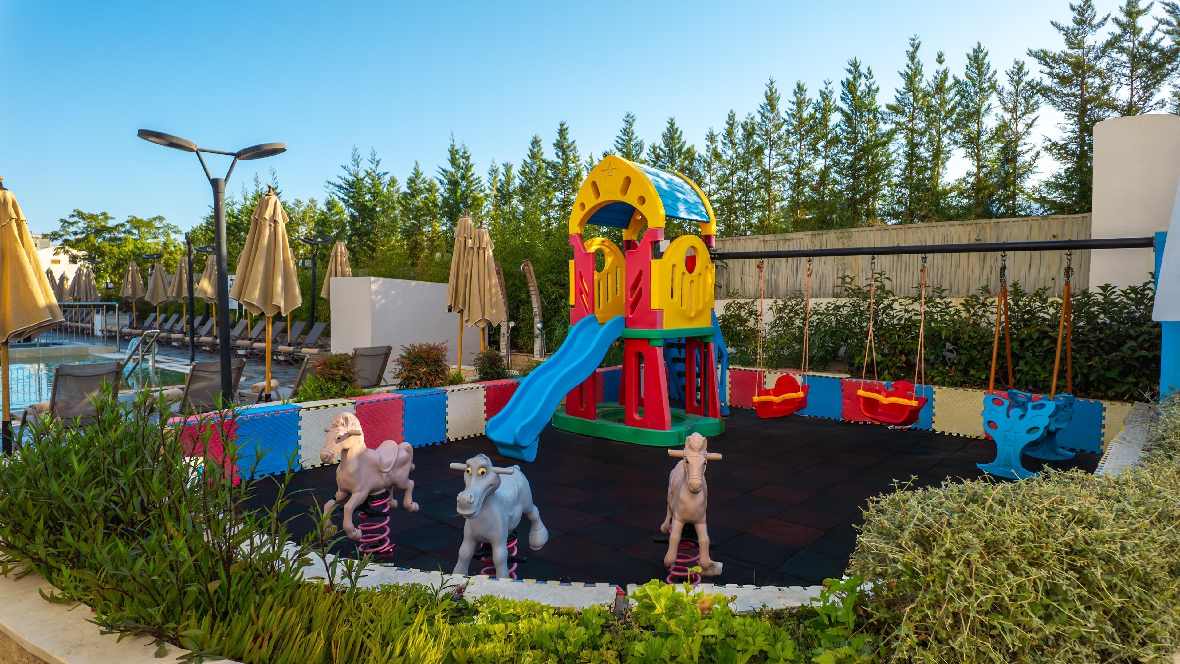 Área de juegos infantiles al aire libre
